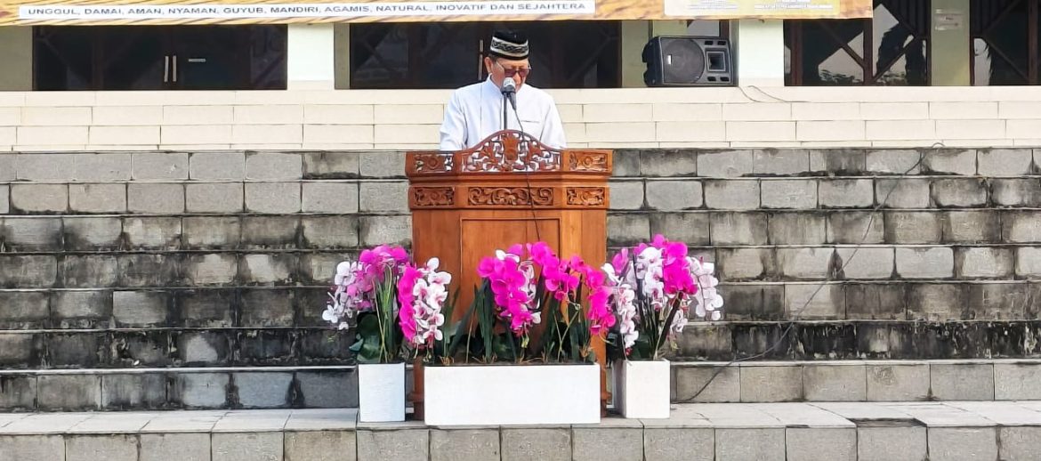 Pemkab Tulang Bawang Gelar sholad Idul Adha 1446 H, dan Salurkan 53 (lima puluh tiga) Hewan Kurban ke 15 Kecamatan.
