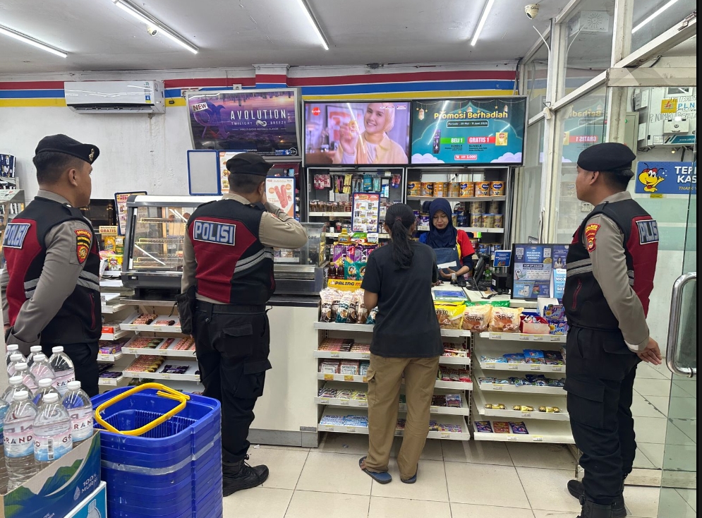 Samapta Polres Tulang Bawang Optimalkan Patroli Malam di Wilayah Pasar unit 2.